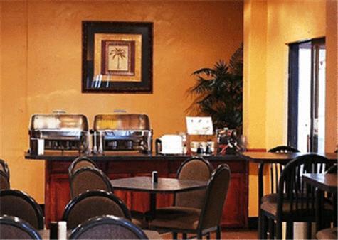 Trade Winds Central Inn Tulsa Restaurang bild